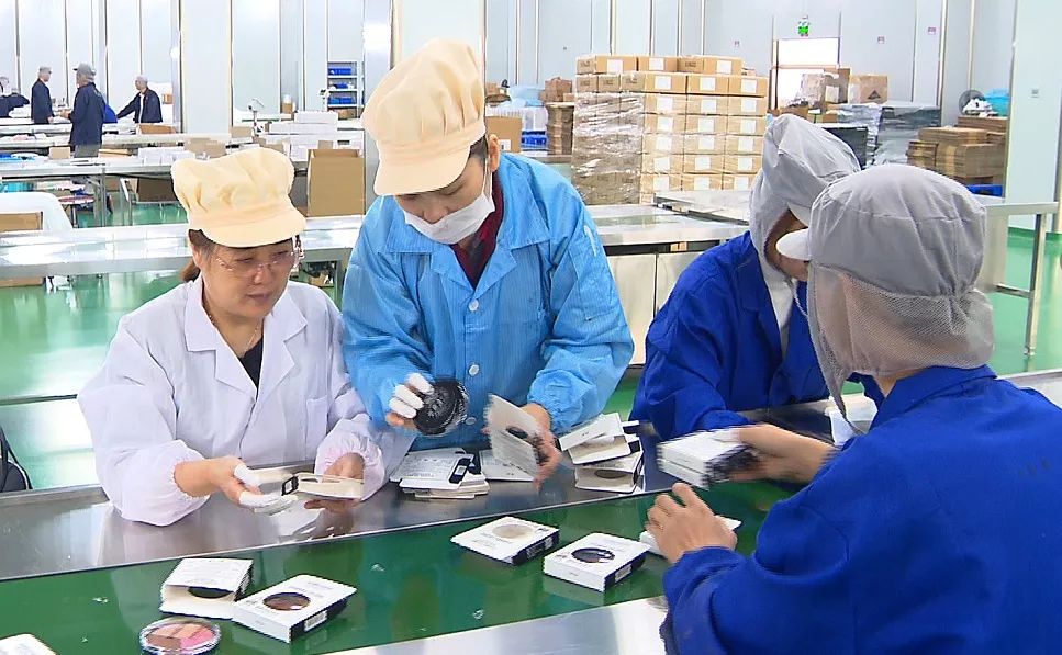 主题教育进行时 | 工厂里来了一批&ldquo;特殊工人&rdquo;,一周以后&hellip;